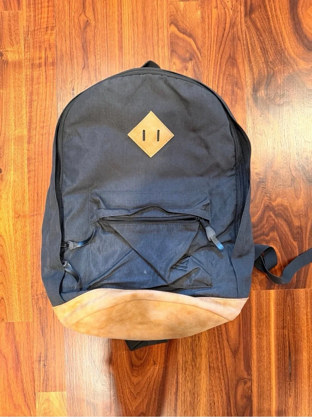 Hotstyle Classic Black and Tan Men's Backpack - Everyday Carry